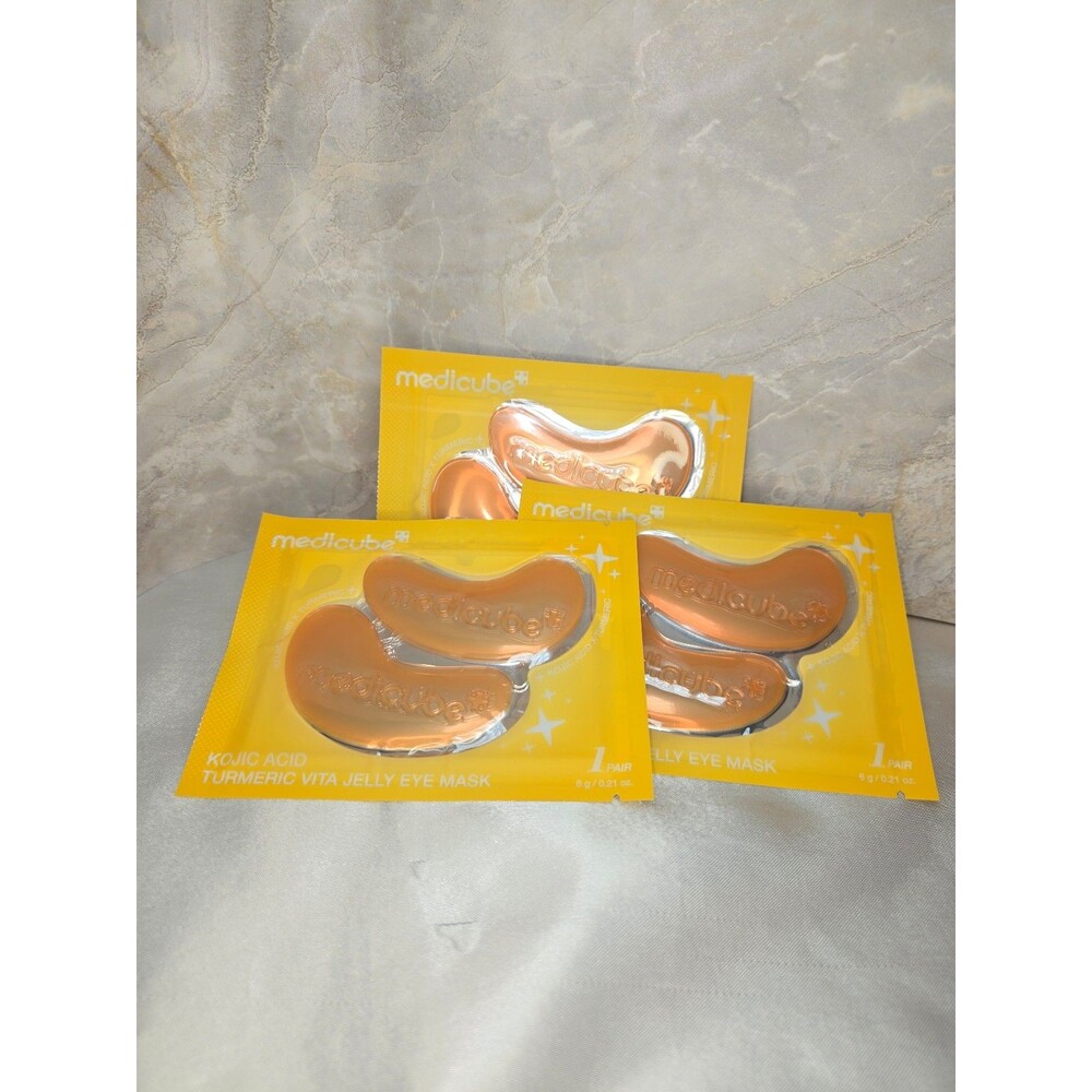 MEDICUBE KOJIC ACID TURMERIC VITA JELLY EYE MASK